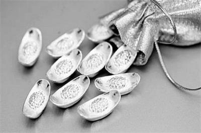 國(guó)際貴金屬七月普漲白銀期貨拔得頭籌