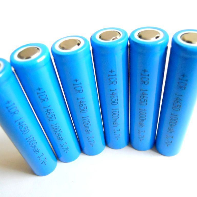 為盈利非法拆解廢鉛蓄電池，污染環(huán)境遭懲罰，傻了吧？